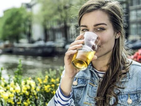 Rinsing hair with beer