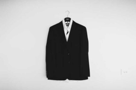 What You Should Know Before Investing in A Garment Steamer