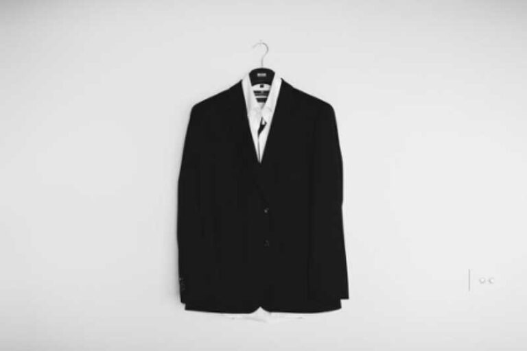 What You Should Know Before Investing in A Garment Steamer