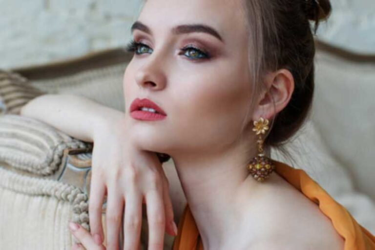 Elegant Fashion Model Poses That Make You Look Good From Any Angle