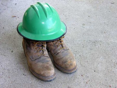 Mine Safety Walking Tips - Why You Should Wear Steel Toe Miner Boots