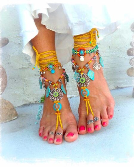 This Is How to Wear an Anklet the Right Way