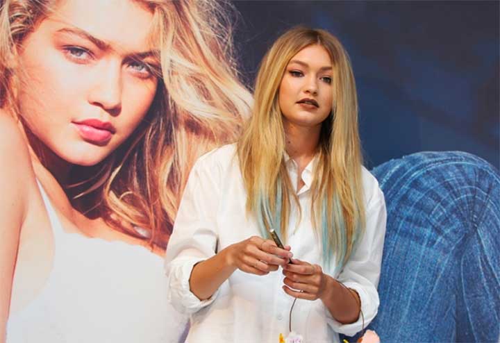 The Dip-Dyed Hairstyles That Are Just As Cool As Gigi Hadid's Pastel Blue Tips