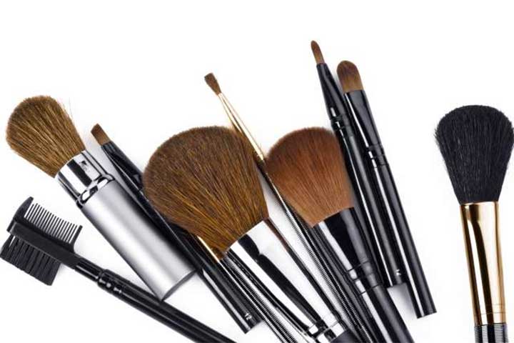 Everything You Need To Know About Your Makeup Brushes, But Were Too Embarrassed To Ask