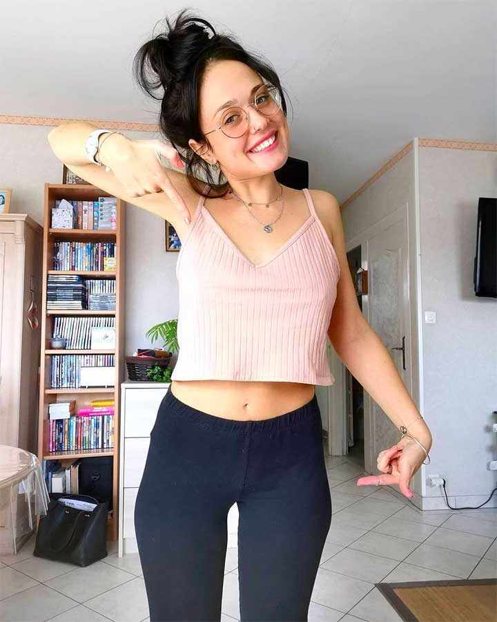 20 Things That Happen When You Don't Wear A Bra, In GIFs