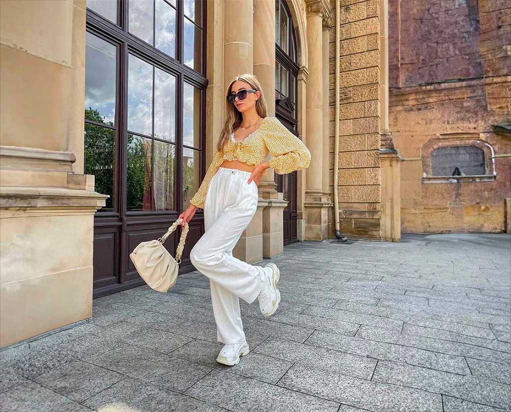 what to wear under white pants