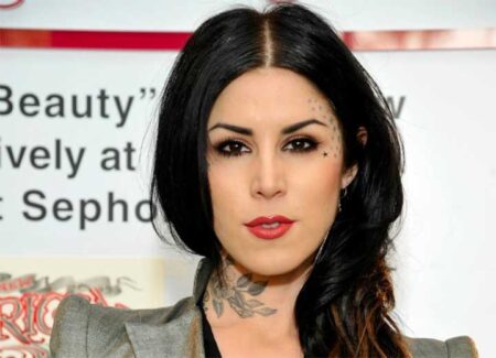 How To Give Yourself A Trendy Temporary Face Tattoo Like A Model