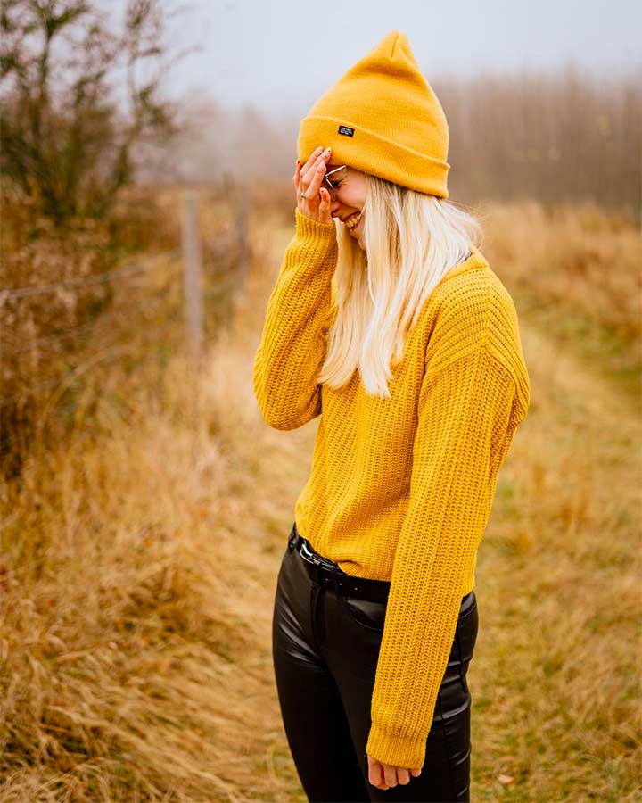 How do I match my skin tone to my clothes?