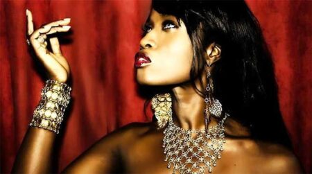 how many accessories should you wear
