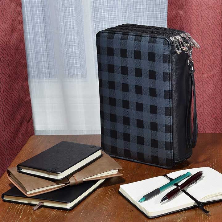 Features to Check to Find the Best Colored Pencil Storage Case for You