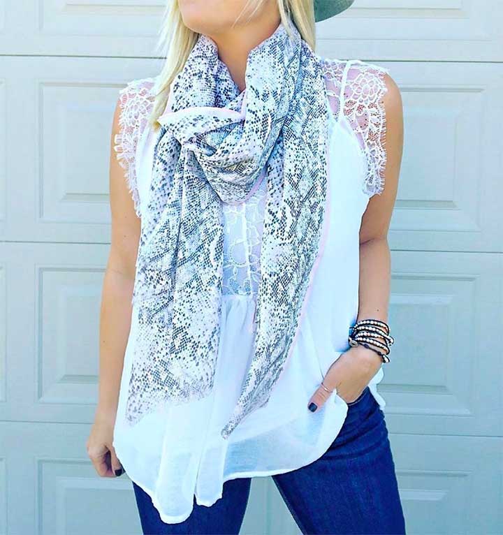 17 Cool Ways To Wear A Scarf In The Summer