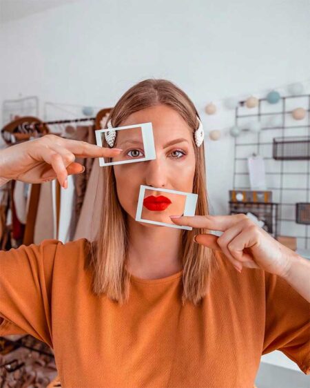 Open Thread: How Old Were You When You Started Wearing Makeup?