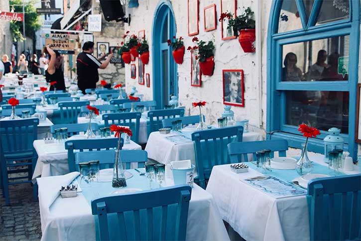 7 Powerful Reasons to Use Linen Tablecloths in Your Restaurant