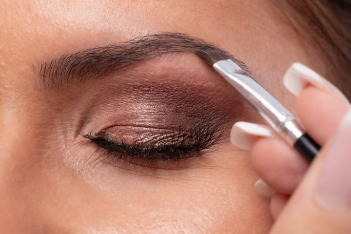 How To Make Your Eyebrows Appear Thicker