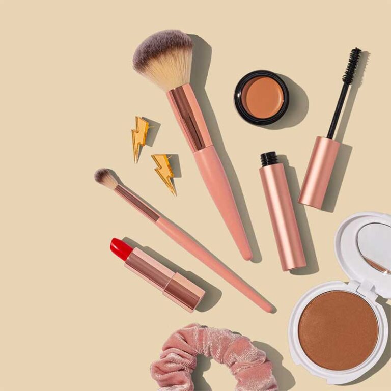 5 Expert Makeup & Beauty Hacks for Travel