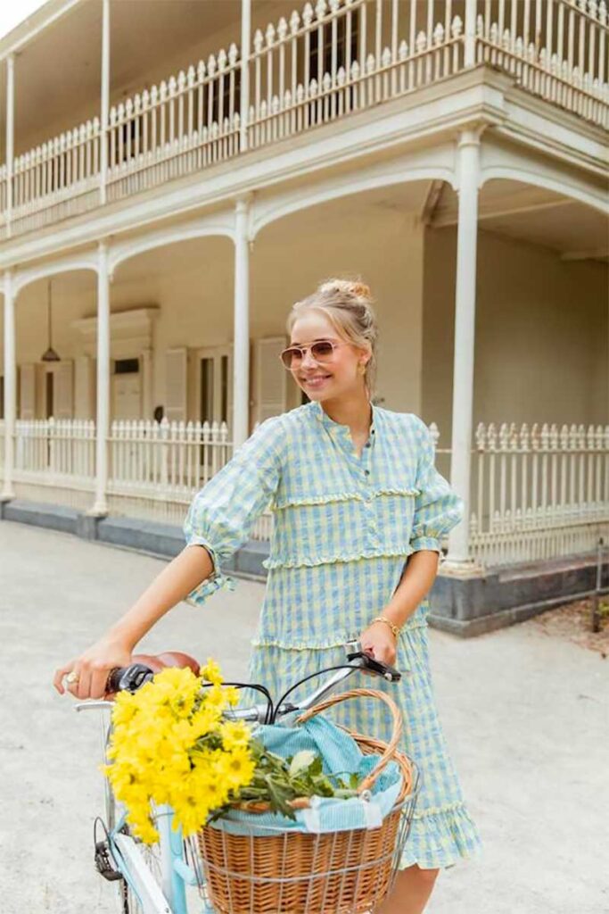 How Clothing Outlet Shopping Makes You A Smart Fashionista