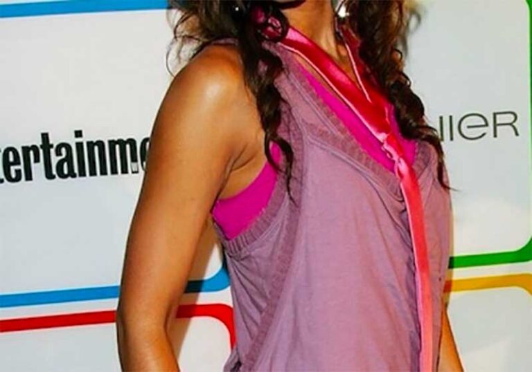Every Awkward Way We Wore Layered Shirts In The 2000s