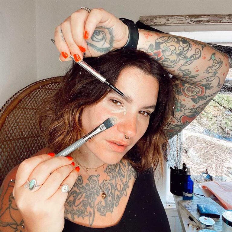 12 Embarrassing Makeup Mishaps That Have Happened To Everybody