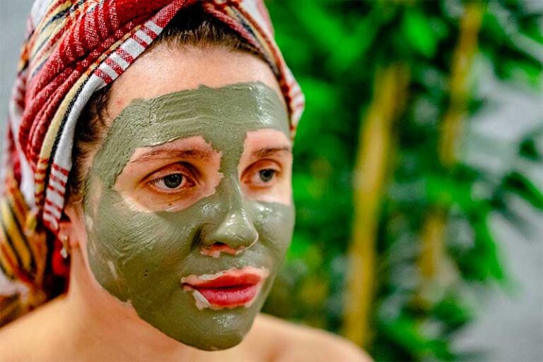 Mistakes to Avoid While Doing Brow Waxing