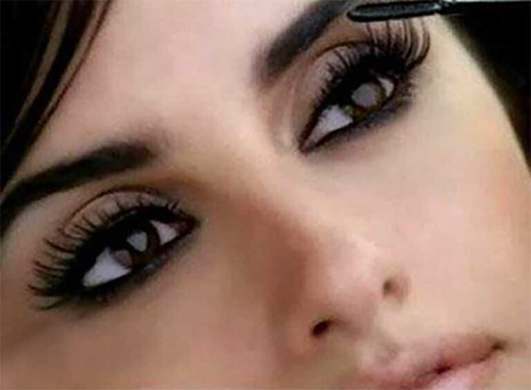I Tried Wearing False Eyelashes So You Don't Have To