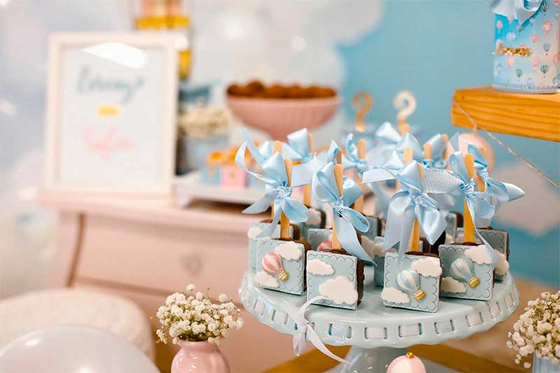 Baby Shower Gifts that Honor the Parents to Be
