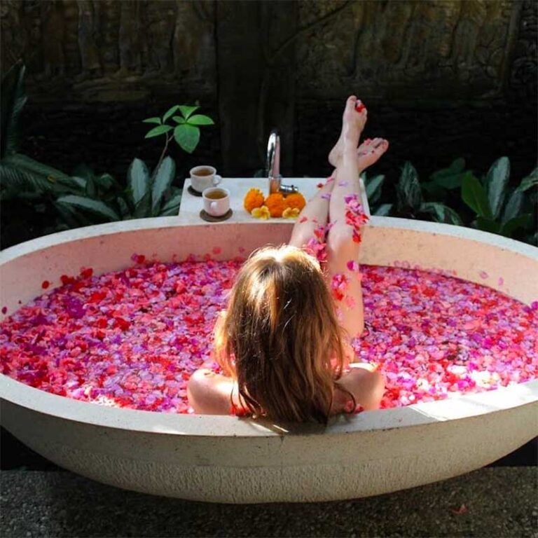 How to Use Essential Oils in the Shower