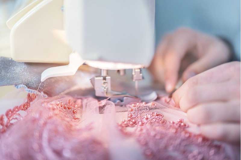Improving Your Sewing Room with a Sewing Table
