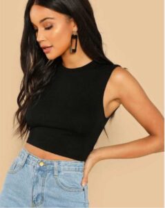What accessories should I wear with a crop top and long skirt? skirt accessories