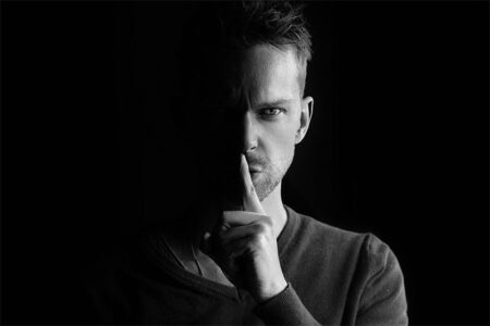 Mental Health Effects of Reading Negative Comments Online
