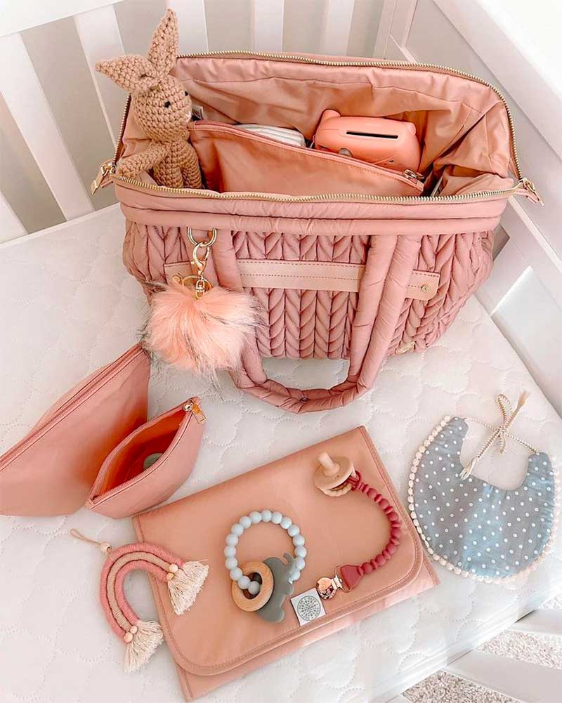 How to keep up with fashion and look stylish?