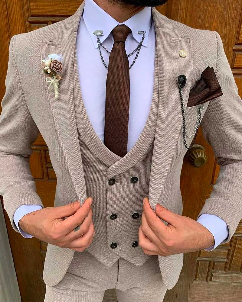 Men's Suits: How to Choose the Perfect Suit