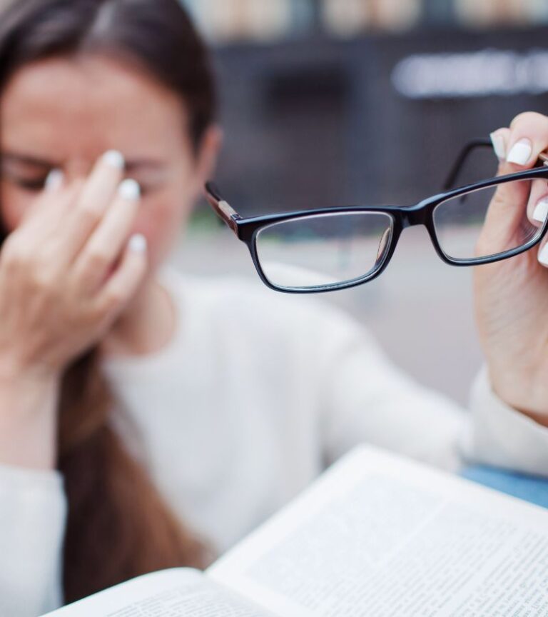 Common Issues Eyeglass Wearers Can Experience