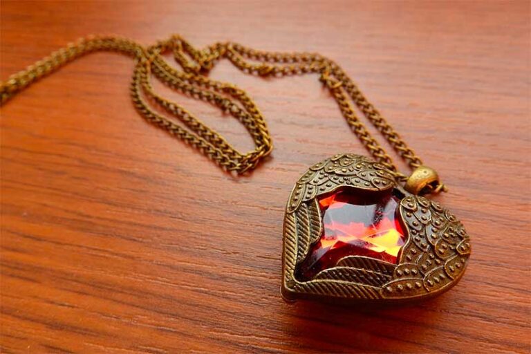 Top 10 Unique Necklaces for Cremated Remains