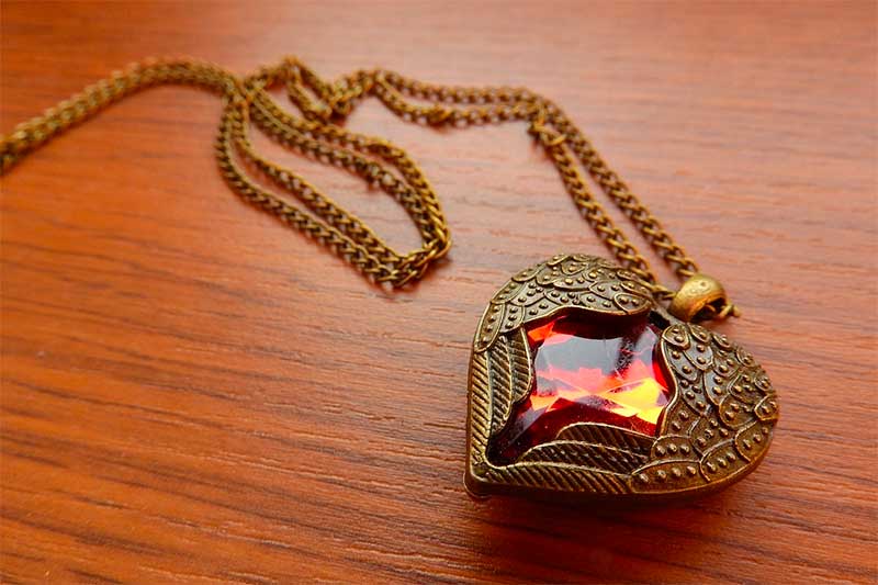 Top 10 Unique Necklaces for Cremated Remains