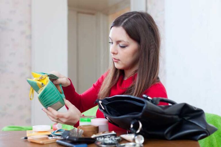 How To Start a Handbag Business From Home