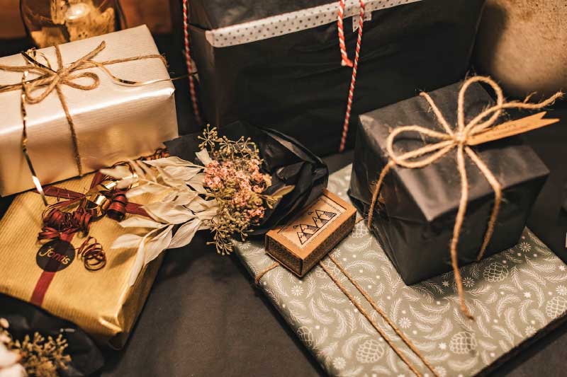 Meaningful Gift Ideas for Family and Friends this Holiday Season