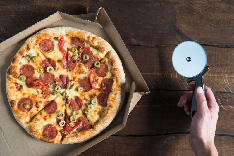 The Most Convenient Pizza Cutter