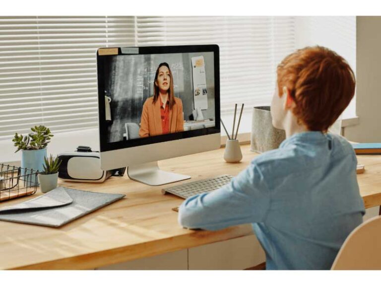 Make Your  Math Easier with an Online Math Tutor 