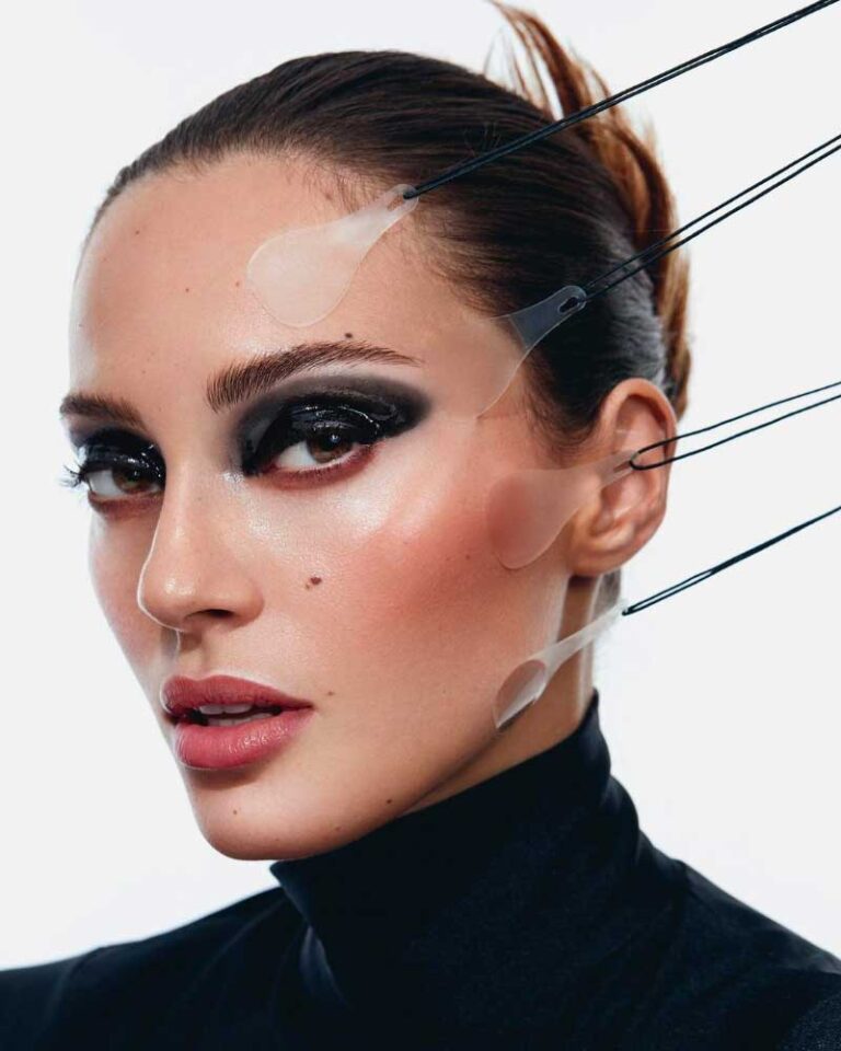 How to Apply Eye Makeup in Just 8 Steps