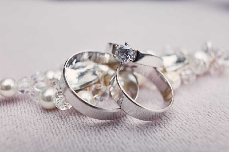 How to Create a Custom Wedding Band