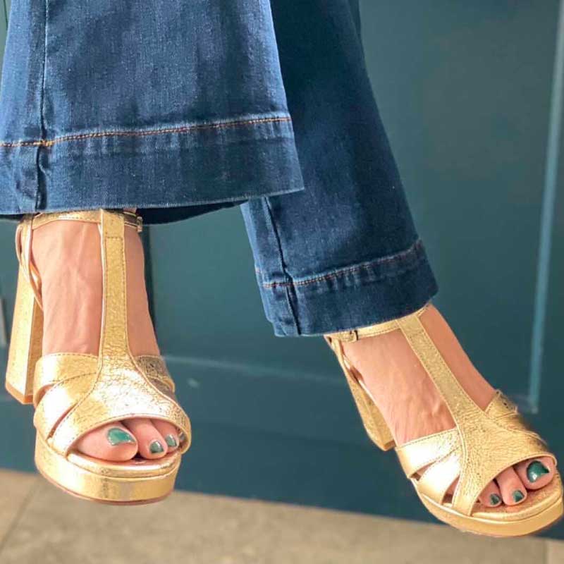 10 Must-Have Gold Platform Heels for Every Occasion