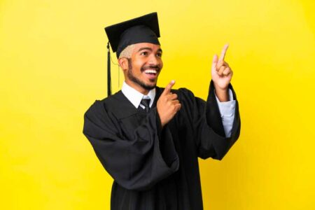 Navigate College Admissions with the Help of a Coaching Expert