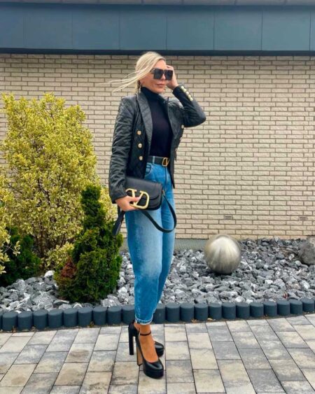 What to Wear: The Best Shoes for Women's Jeans