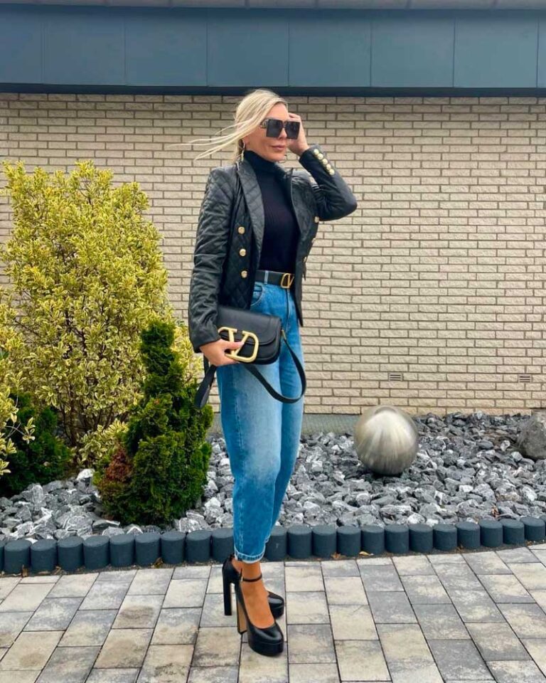 What to Wear: The Best Shoes for Women's Jeans