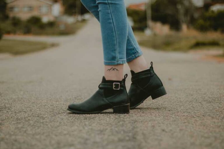 How to Pair Ankle Boots with Different Outfits
