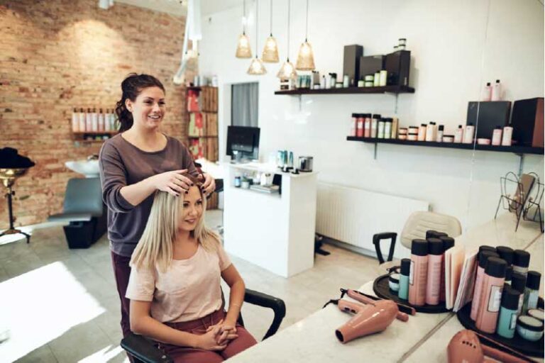 What is the difference between a beauty Parlour and a beauty salon?