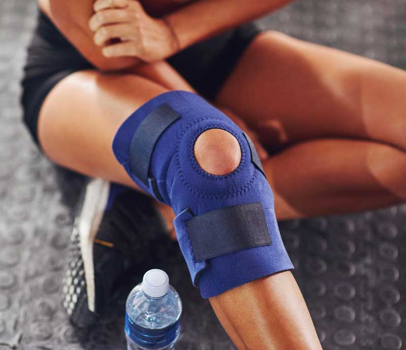 Fashionista's High Tech Secret to Slimming: Aerosol Can and Knee Brace