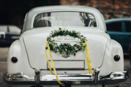 Why You Should Hire A Classic Car For Your Wedding