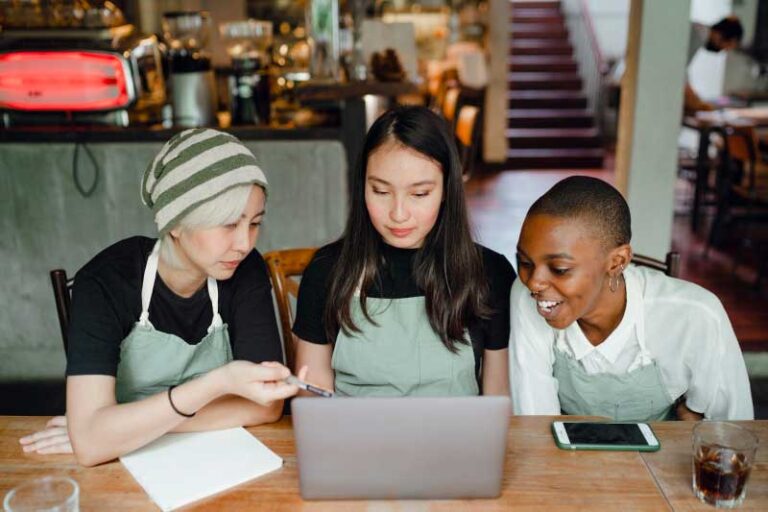 5 Benefits of Outsourcing for Small Businesses