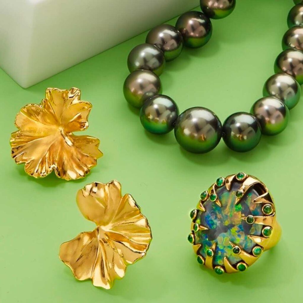 Different Colors of Pearls and the Meaning Behind Them